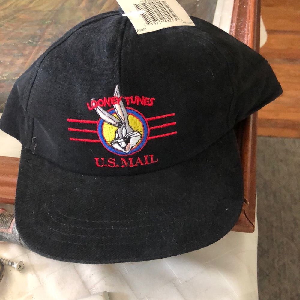 NWT VTG Looney Tunes Stamp Collection  US Mail Baseball Cap
